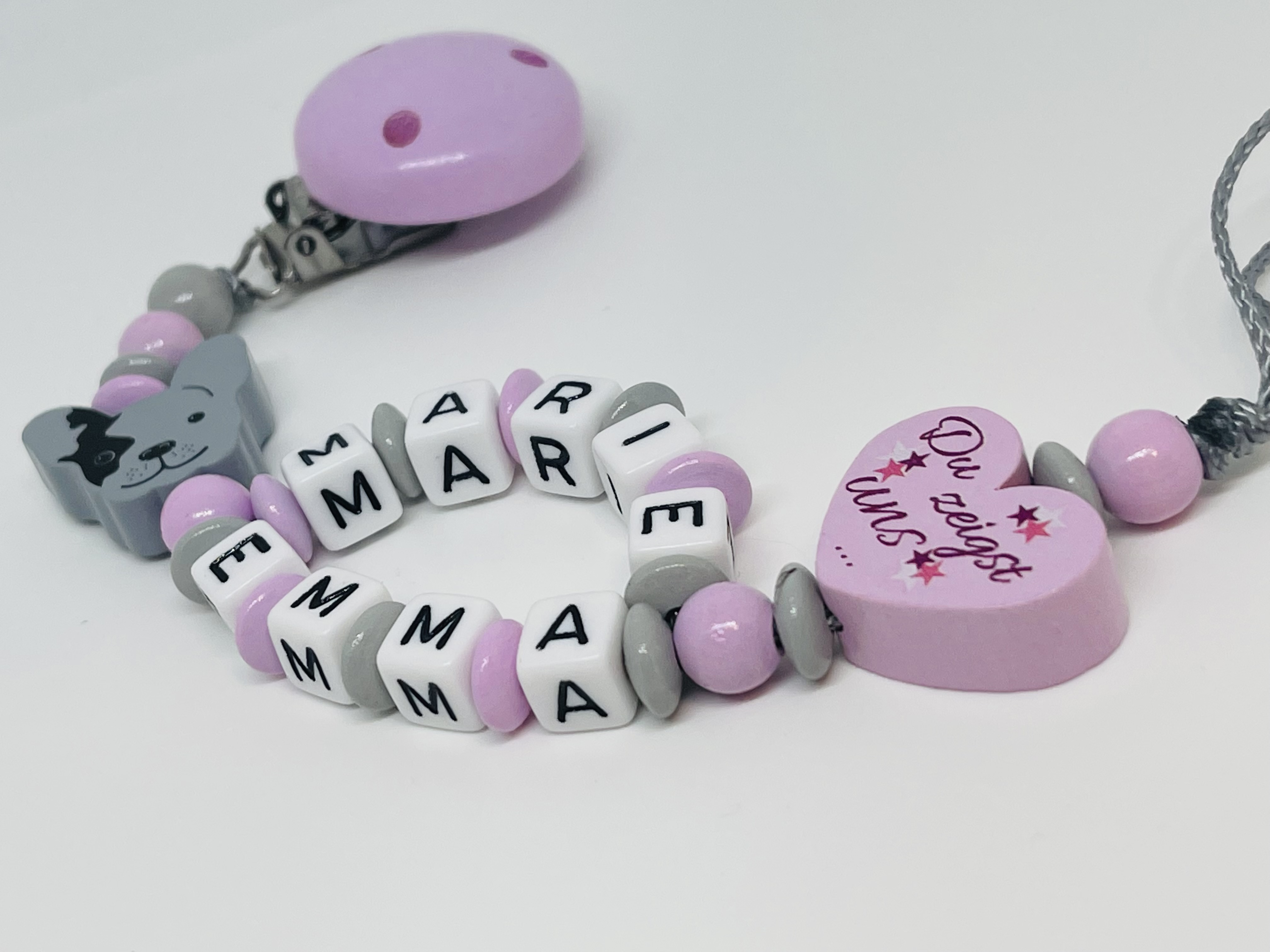 doppelnamen-schnullerkette-mit-namen_bulldogge-herz_grau-rosa Baby Schnullerkette mit Doppelnamen - Bulldogge Was Liebe bedeutet rosa grau