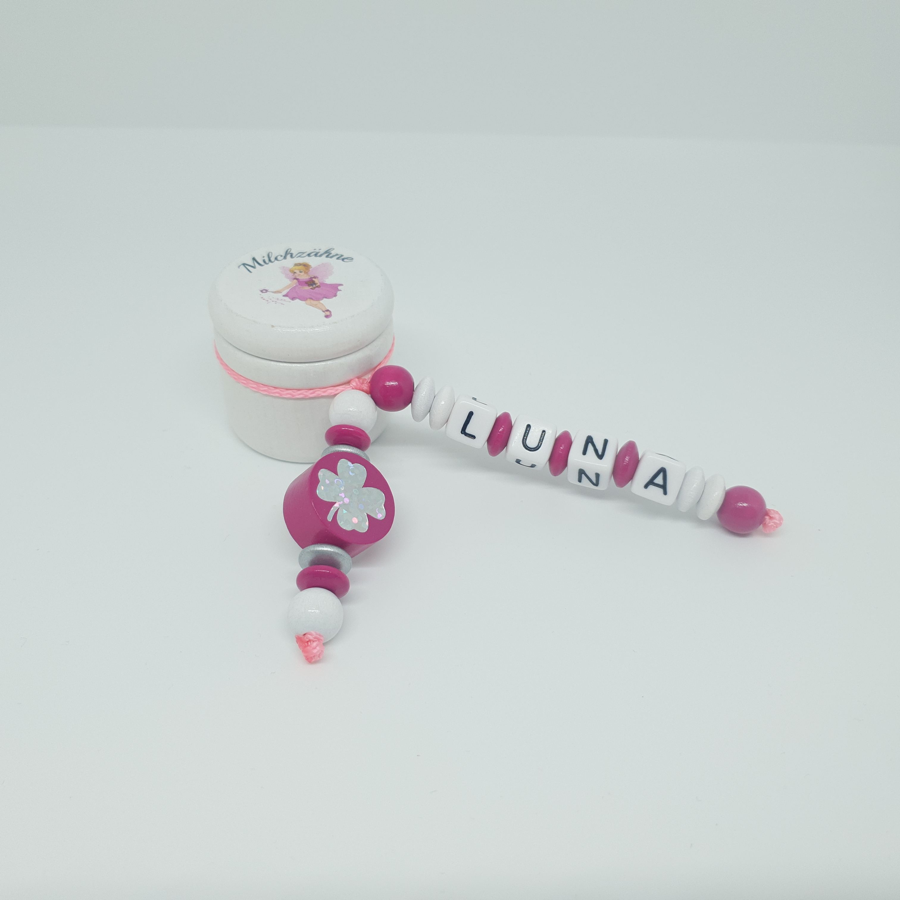 milchzahndose_fee-kleeblatt_weiss-pink1