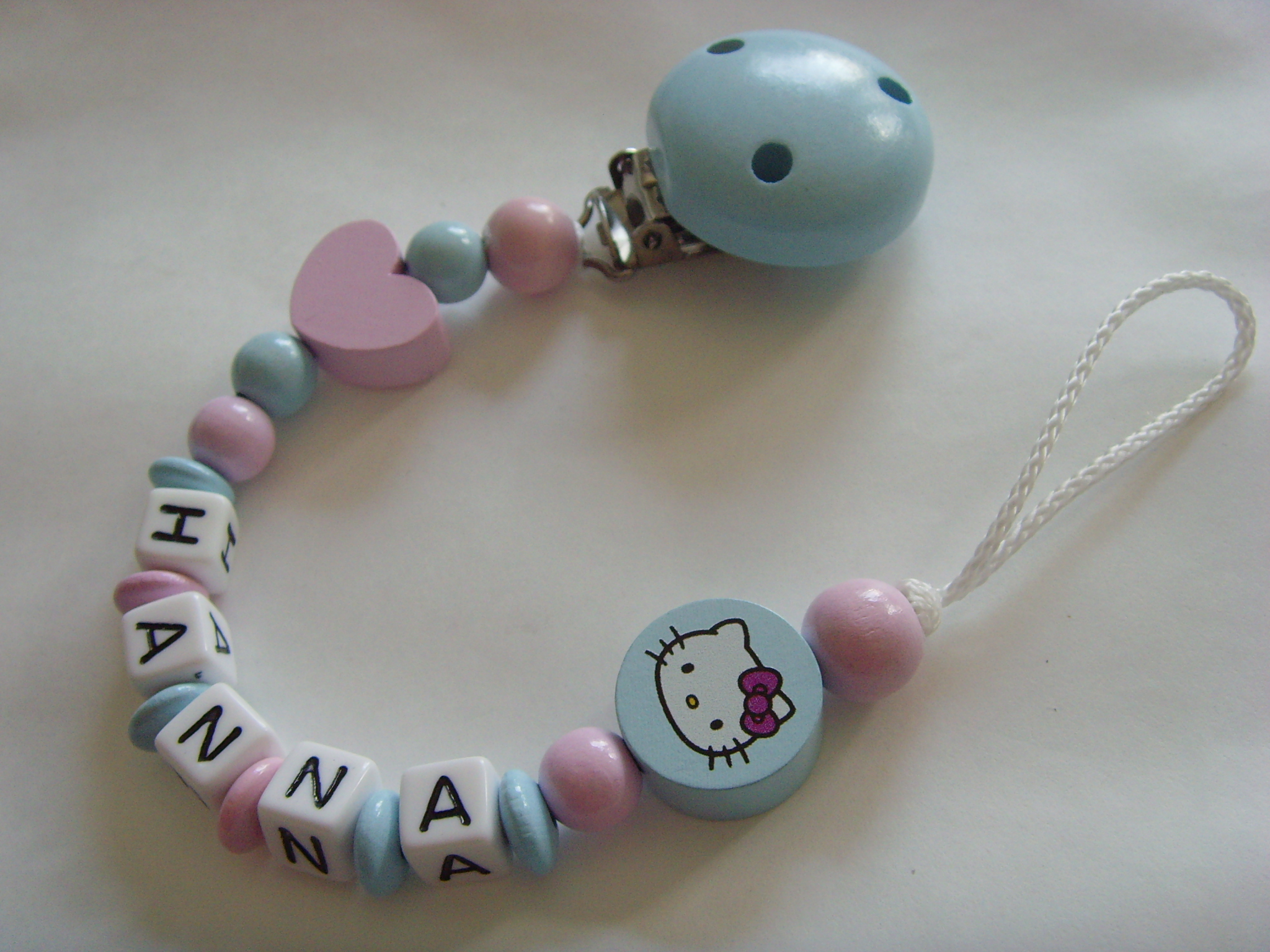 Baby Schnullerkette mit Namen - Herz Hello Kitty in blau rosa